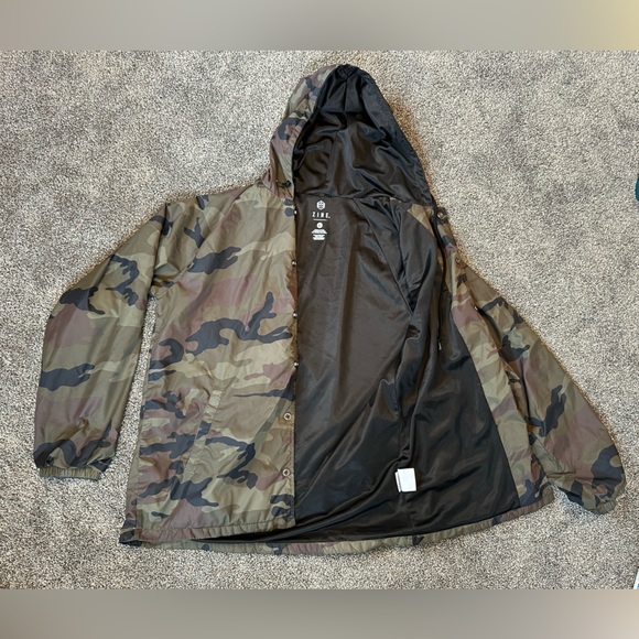 Zine Size Large Light Camo Jacket - Picture 2 of 7